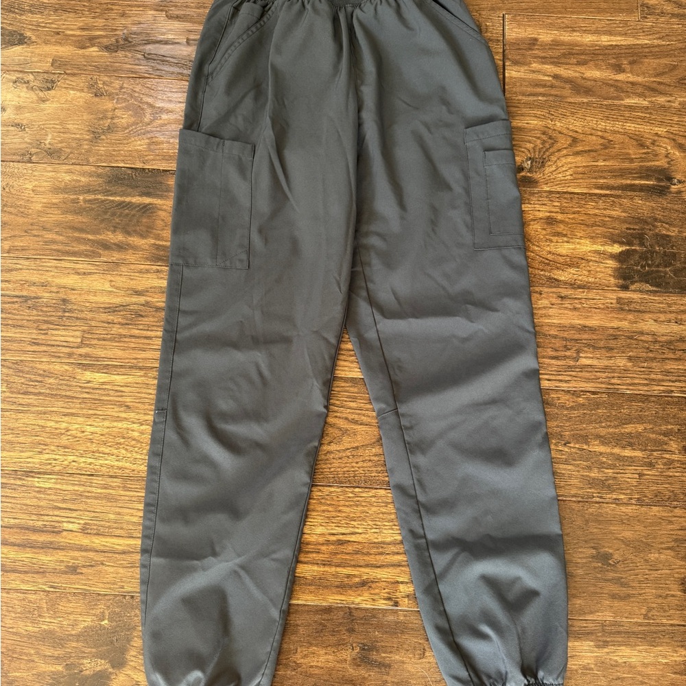 Mila 7-pocket Jogger Scrub Pants